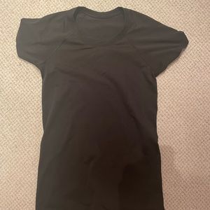 black short sleeve swiftly tech